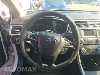 2017 Ford Fusion S – miniatura 10