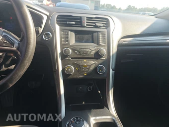 2017 Ford Fusion S – miniatura 11