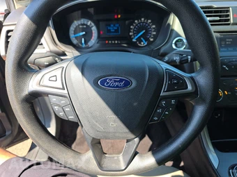 2017 Ford Fusion S - miniatura 10