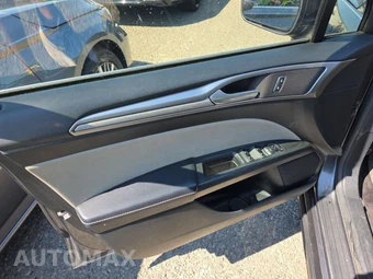 2017 Ford Fusion S - miniatura 9