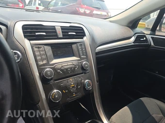 2017 Ford Fusion S – miniatura 11