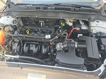 2017 Ford Fusion S – miniatura 15