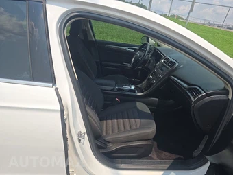 2017 Ford Fusion S – miniatura 8