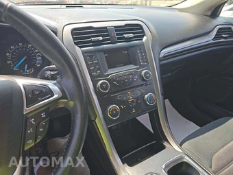 2017 Ford Fusion S – miniatura 10