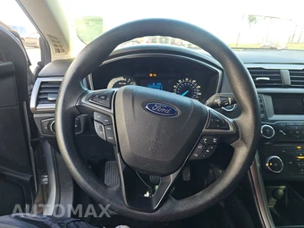 2017 Ford Fusion S – miniatura 10