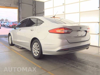 2017 Ford Fusion S – miniatura 6