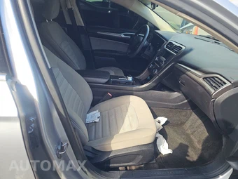 2017 Ford Fusion S – miniatura 8