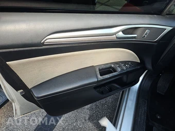 2017 Ford Fusion S – miniatura 9