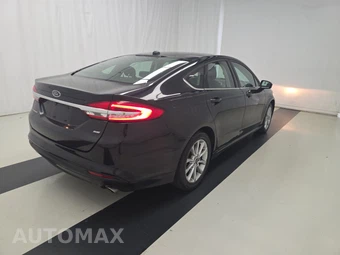 2017 Ford Fusion SE – miniatura 4