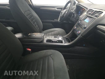 2017 Ford Fusion SE – miniatura 8