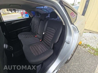 2017 Ford Fusion SE – miniatura 13