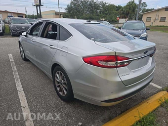 2017 Ford Fusion SE – miniatura 2