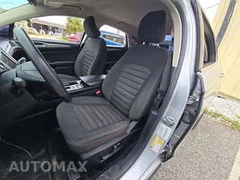 2017 Ford Fusion SE – miniatura 6