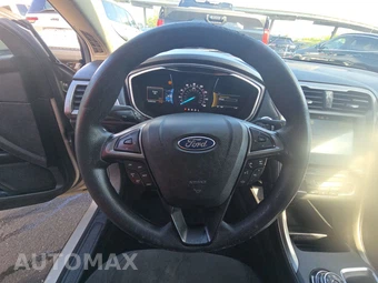 2017 Ford Fusion SE – miniatura 10