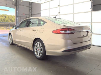 2017 Ford Fusion SE – miniatura 6