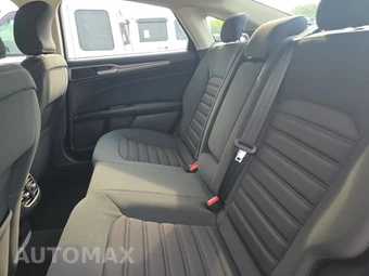 2017 Ford Fusion SE - miniatura 13