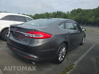 2017 Ford Fusion SE - miniatura 4