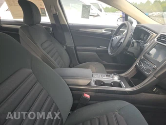 2017 Ford Fusion SE - miniatura 8