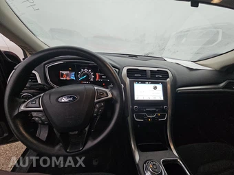 2017 Ford Fusion SE – miniatura 11