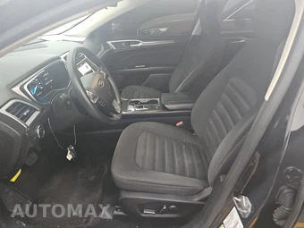 2017 Ford Fusion SE – miniatura 7
