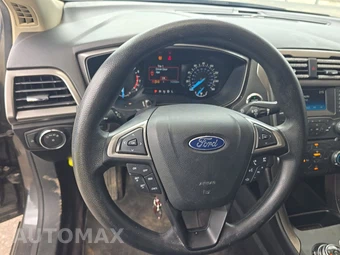 2017 Ford Fusion SE - miniatura 10
