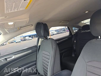 2017 Ford Fusion SE - miniatura 18