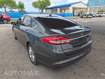 2017 Ford Fusion SE - miniatura 6