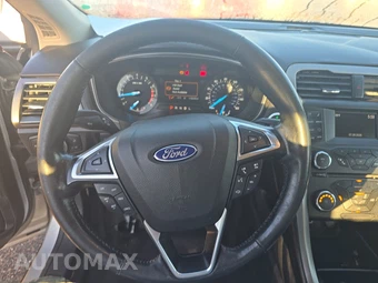 2017 Ford Fusion SE – miniatura 10