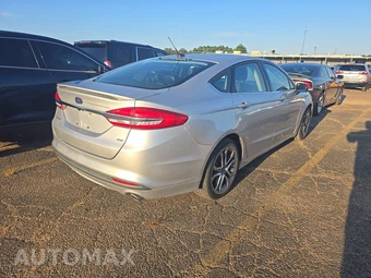 2017 Ford Fusion SE – miniatura 4