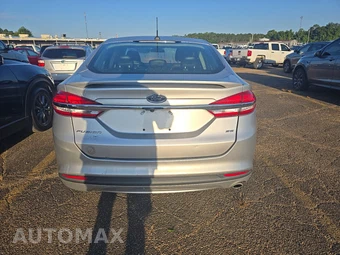 2017 Ford Fusion SE – miniatura 5