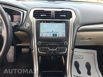 2017 Ford Fusion SE – miniatura 11