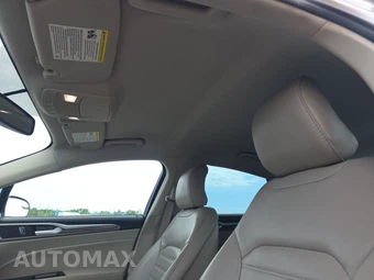 2017 Ford Fusion SE – miniatura 18