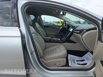 2017 Ford Fusion SE – miniatura 8