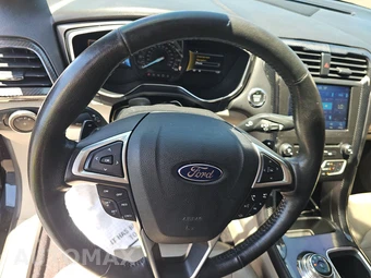 2017 Ford Fusion SE – miniatura 10