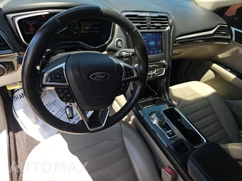 2017 Ford Fusion SE – miniatura 11