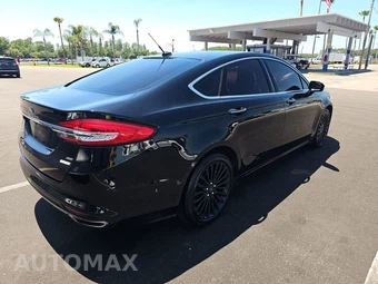 2017 Ford Fusion SE – miniatura 4
