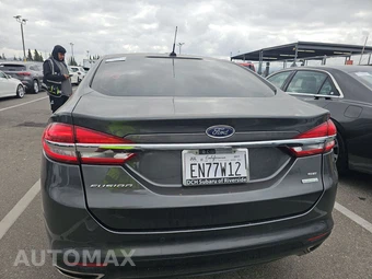 2017 Ford Fusion SE – miniatura 5