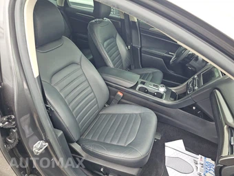 2017 Ford Fusion SE – miniatura 8