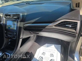 2017 Ford Fusion SE – miniatura 16