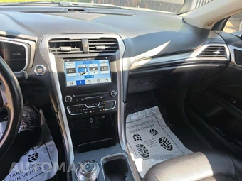 2017 Ford Fusion SE – miniatura 7