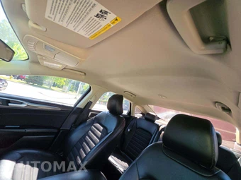 2017 Ford Fusion SE – miniatura 8