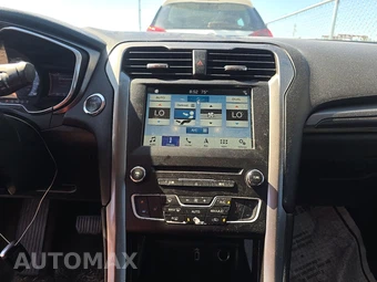 2017 Ford Fusion SE – miniatura 11