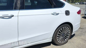 2017 Ford Fusion SE – miniatura 21