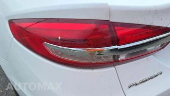 2017 Ford Fusion SE – miniatura 32