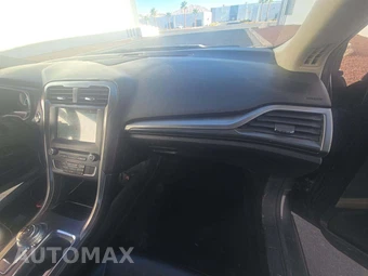 2017 Ford Fusion SE - miniatura 16