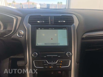 2017 Ford Fusion SE - miniatura 7