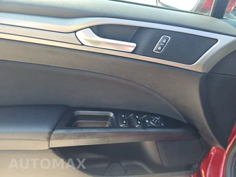 2017 Ford Fusion SE – miniatura 9