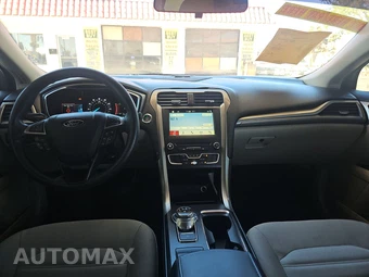 2017 Ford Fusion SE – miniatura 11