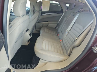 2017 Ford Fusion SE – miniatura 13
