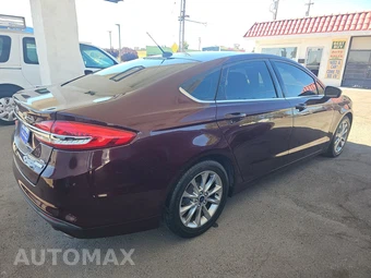 2017 Ford Fusion SE – miniatura 4